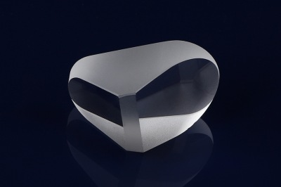 藍(lán)寶石玻璃用CNC機(jī)床好加工嗎？