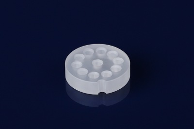 特種藍(lán)寶石玻璃加工精度能達(dá)到多少？